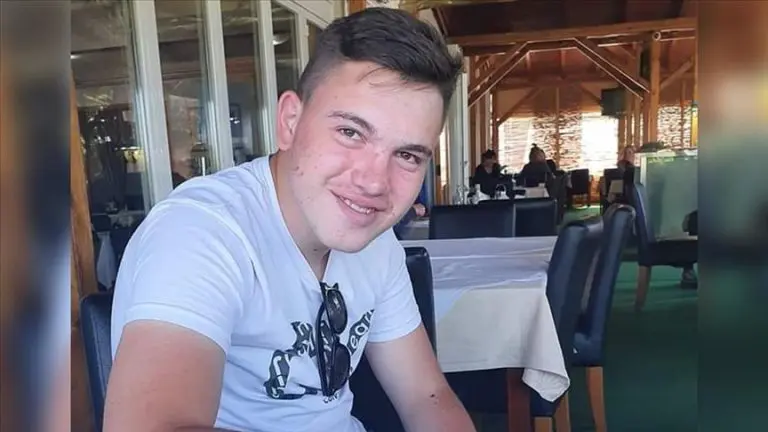 Udruženje Pomozi.ba pokrenulo apel za liječenje 17-godišnjeg Emina Gadže
