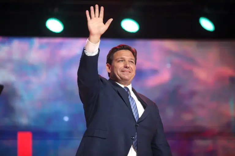 Ko je Ron DeSantis? Trumpov najveći rival na predsjedničkim izborima, politička rok zvijezda i ekstremni desničar
