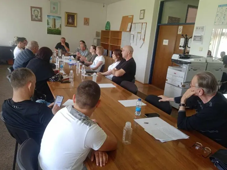 Četrnaest udruženja iz RS dogovorili saradnju u postizanju prava roditelja-njegovatelja