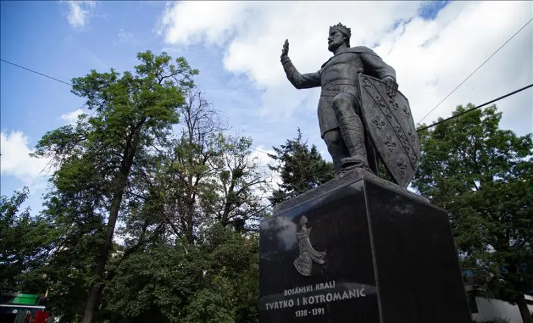 Spomenik bez postamenta: Tvrd je orah Tvrtko