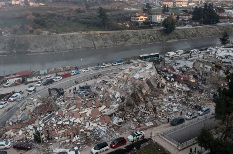 Čudo u Turskoj: Troje djece iz iste porodice spašeno iz ruševina 80 sati nakon zemljotresa