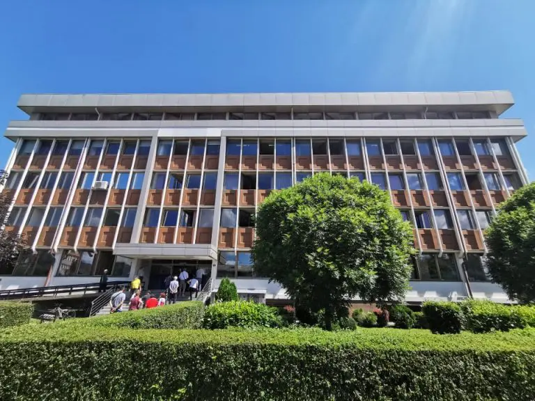 “DOŠLI KOD DOKTORA, PA OSTALI ZATEČENI-NEMAJU OSIGURANJA” Fond zdravstvenog osiguranja uputio apel poslodavcima u RS: IMATE rok do 31.jula!