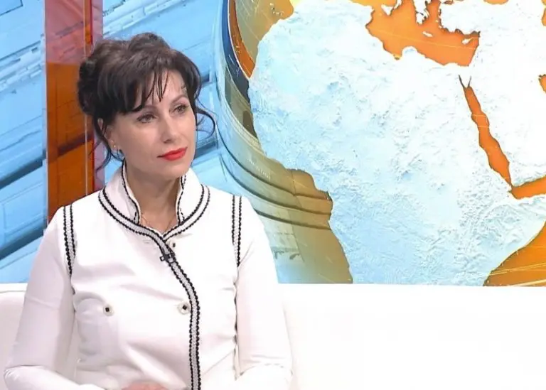 Slikamo đačke knjižice, diplome, dižemo kredite zbog dječijih rođendana…