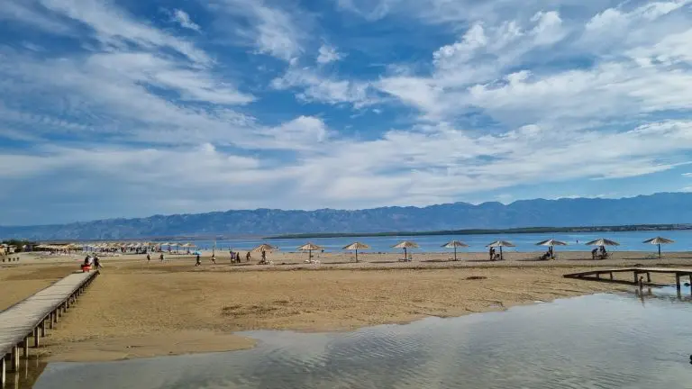 Posjetili smo plažu koja je hit među turistima ove godine: Dar prirode koji liječi brojne zdravstvene probleme