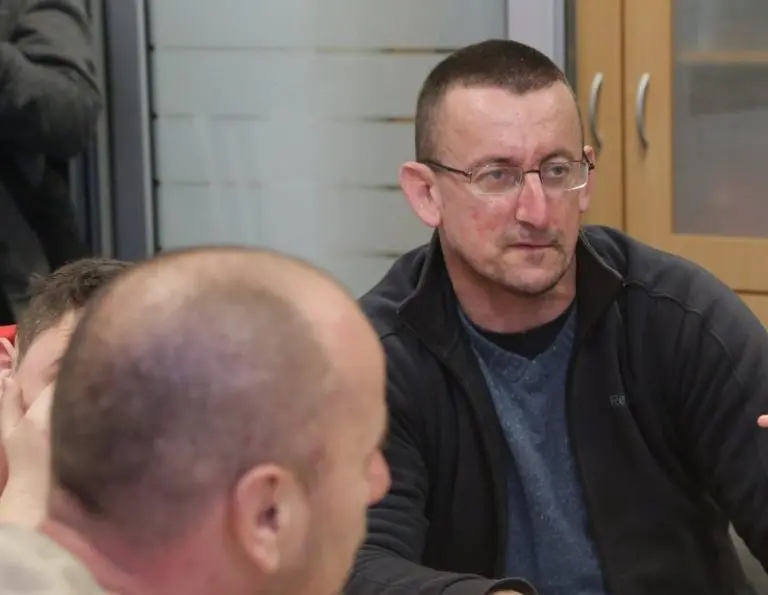 OVAKO TO RADI DRAGOSLAV: Migranti mu provalili u vikendicu, a on ih nahranio i kupio im lijekove. Vrata više ne zaključava