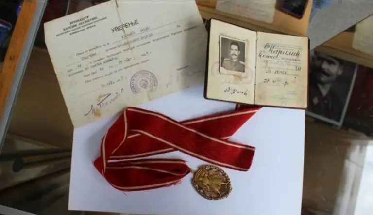 Dok se briše istorija bivše države: Unuk čuva sjećanja na djeda koji je među prvima odlikovan Ordenom narodnog heroja Jugoslavije