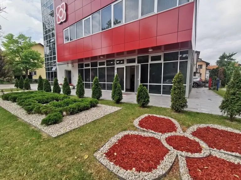 Politika SNSD-a: Ujutro za smanjenje poreza, popodne protiv