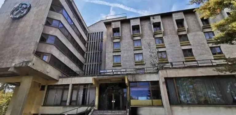 Na prodaju ide Rudarski hotel, dvorišta i kafane, poznata i cijena