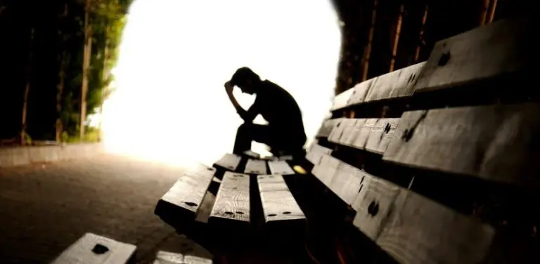 ZABRINAVAJUĆI PODACI Savjetnici u toku radnog vremena zaprime 1-2 poziva mladih sa suicidalnim mislima!