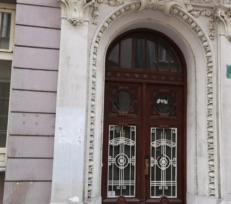 Vandalizam u Sarajevu: Uništene ploče SPKD “Prosvjeta”