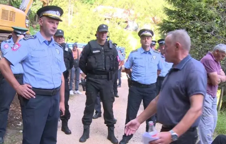 Bitka za selo: Mještani protestuju, Kraljević jasan – radovi idu dalje!