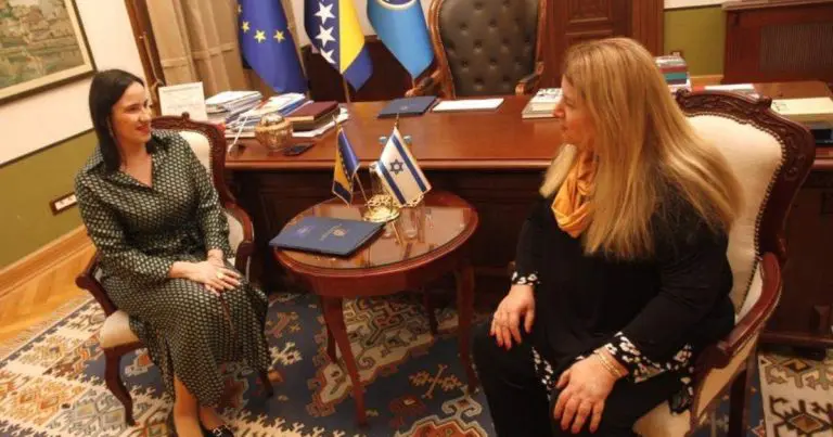Izraelska ambasadorica reagovala na istup sarajevske gradonačelnice. Grad Sarajevo odbacuje optužbe!