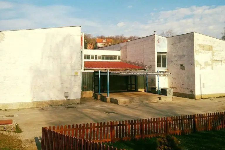 U školi nekada bilo 800, a sada 68 učenika