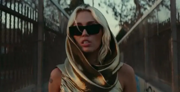 O čemu pjeva Miley Cyrus? Ovo je prevod trenutno najslušanije pjesme na svijetu