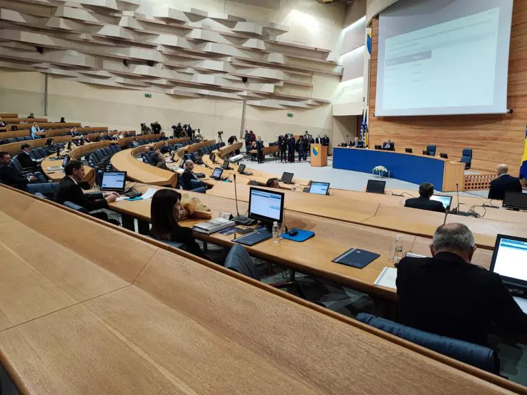 Vraćeni na doradu: Sa dnevnog reda skinut i Nacrt zakona o dopunama Izbornog zakona BiH i zakona o sudu BiH