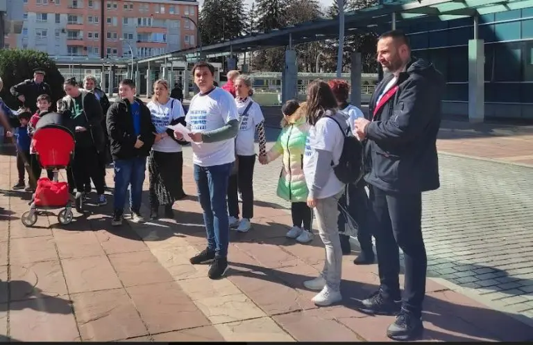 Borbi roditelja djece sa poteškoćama u razvoju se ne nazira kraj: „Ministar Šeranić je samo trebao potpisati“