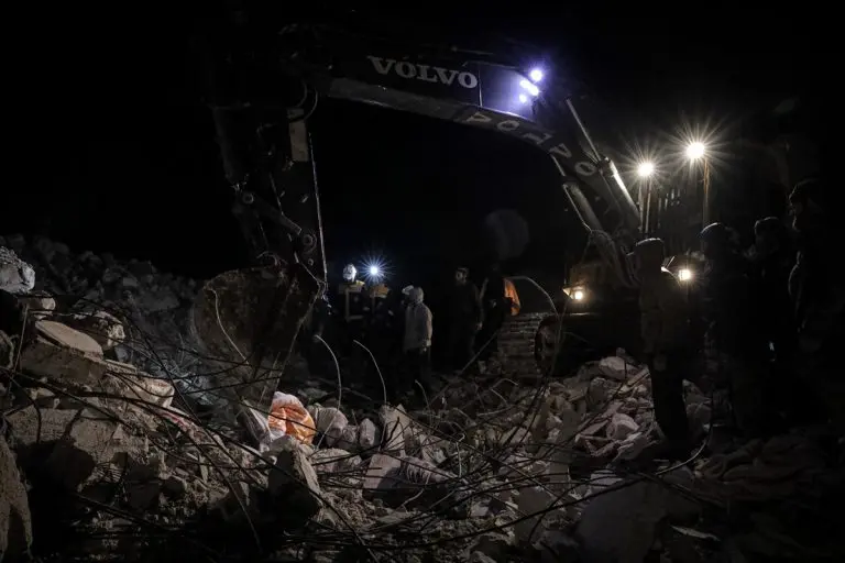 Snimci iz vazduha: Turski i sirijski gradovi sravnjeni sa zemljom (VIDEO)