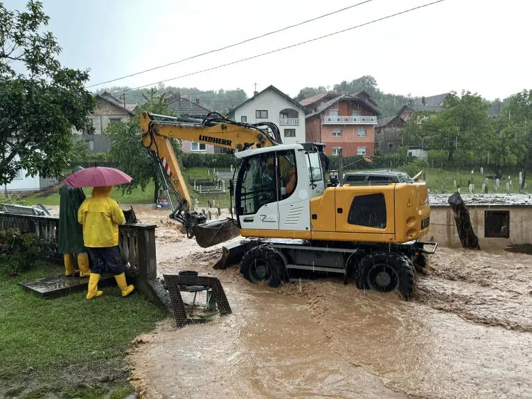 Načelnik Teočaka: Šteta od poplava je 4.5 miliona KM, još čekamo novac federalnog i državnog nivoa vlasti