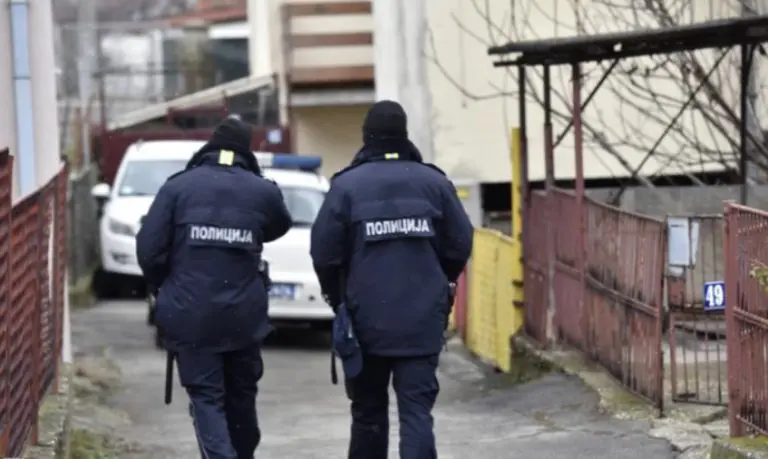 Maloljetni dječak slao školama dojave o bombama: Policija mu uhapsila majku