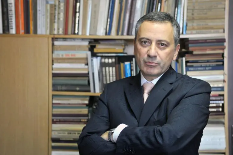 Mrtva trka: Ko će se više dodvoriti Beogradu? – “O interesima RS-a ne vodi se računa”