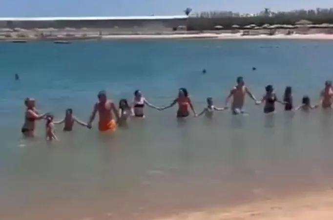 (VIDEO) Nakon Neuma turisti zaigrali kolo i u Hurghadi