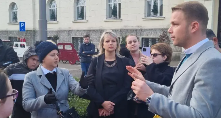 Banjaluka: Roditelji djece sa poteškoćama u razvoju i danas protestuju ispred gradske Uprave