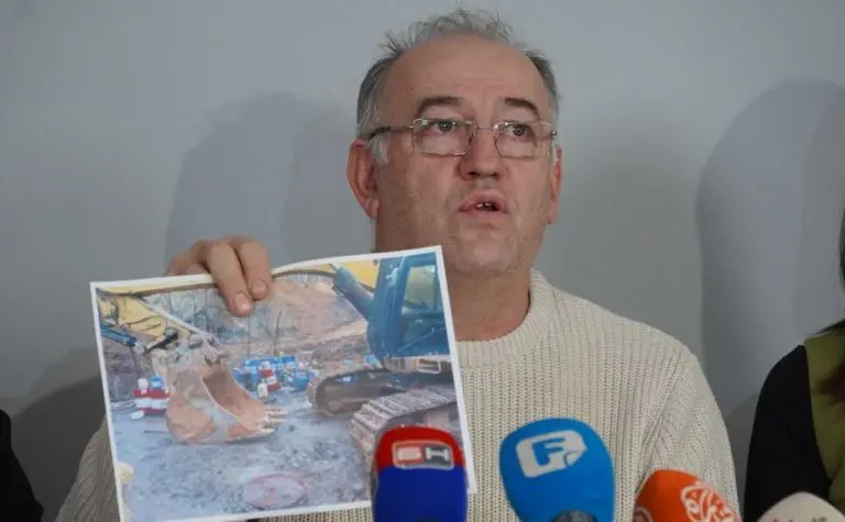 Tužba protiv koncesionara, Prijedora i Republike Srpske: “Ugroženi smo, bageri kopaju našu imovinu, to nije zdrav život”