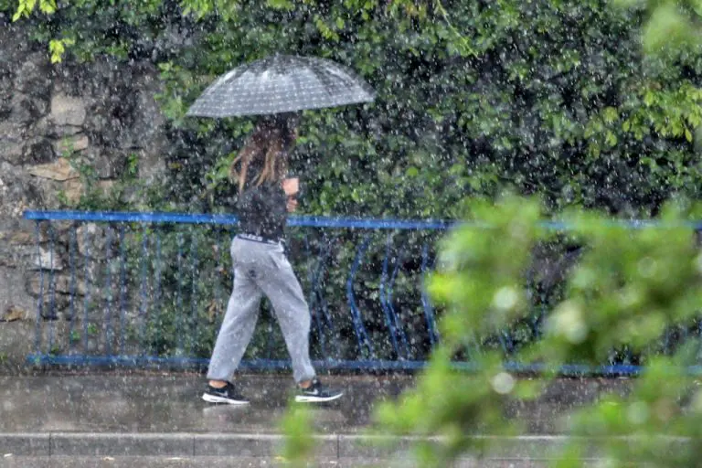 Nastavlja se vruće vrijeme. Mogući pljuskovi, evo kada i gdje
