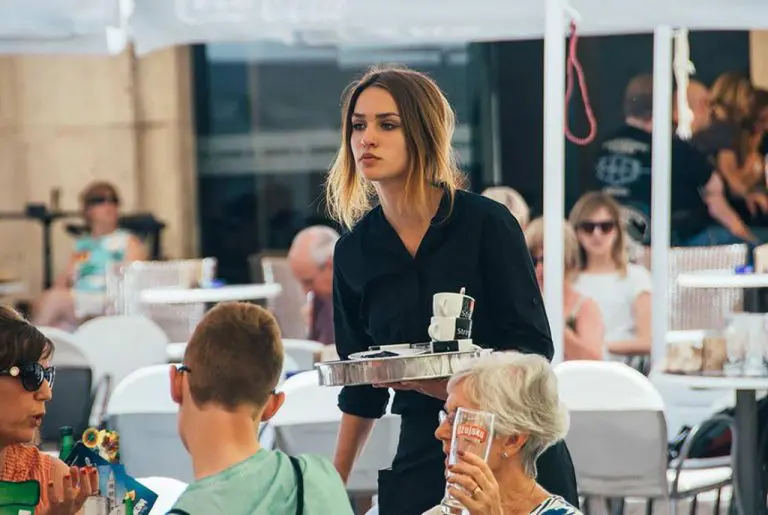 Uskoro bismo mogli početi uvoziti i konobare