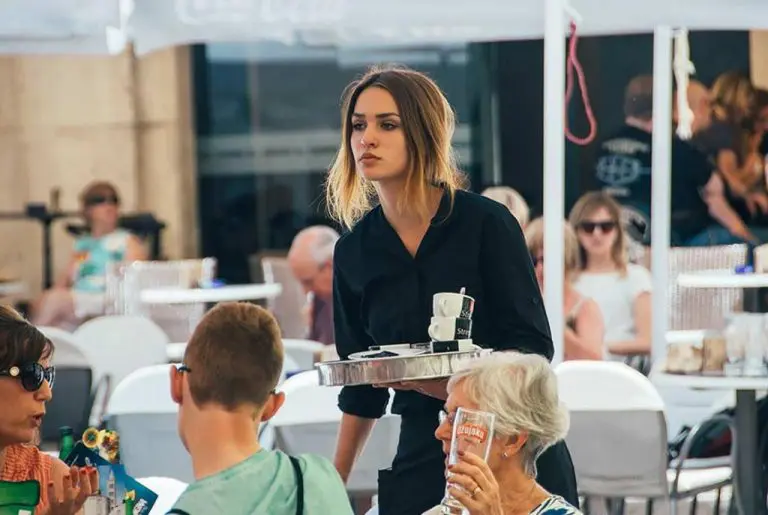 Hrvatska traži desetine hiljada sezonaca