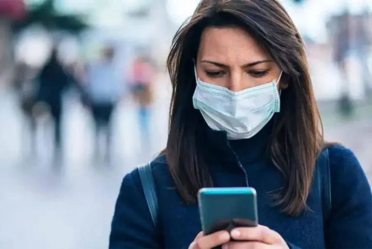 Novi soj Covida uzima maha: Zdravstveni radnici upozorili na simptom koji traje duže od sat vremena