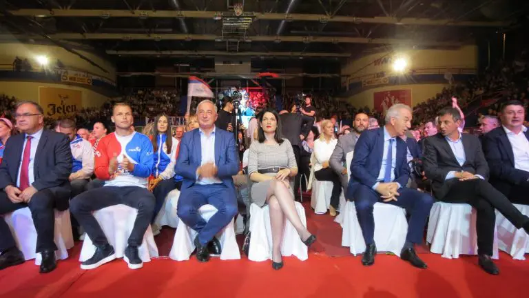 Obraćanje Vukanovića i Stanivukovića na skupu u Banjaluci