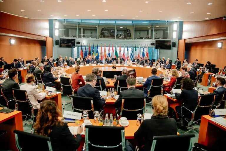 Berlin: Lideri zemalja Zapadnog Balkana potpisali tri regionalna sporazuma o mobilnosti