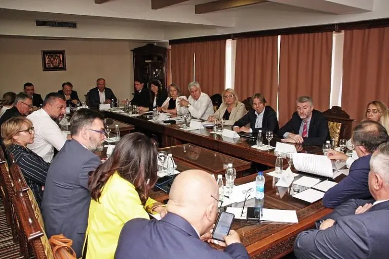 Verbalni obračun Heleza i Dodika na sastanku u Konjicu, razmijenili teške riječi pa se izvinjavali