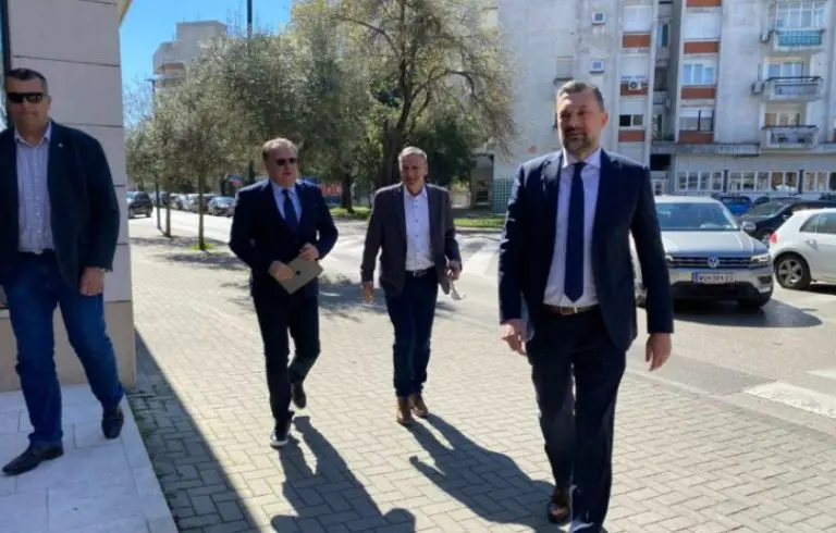 Počeo sastanak Čovića i predstavnika ‘Osmorke’ u Mostaru