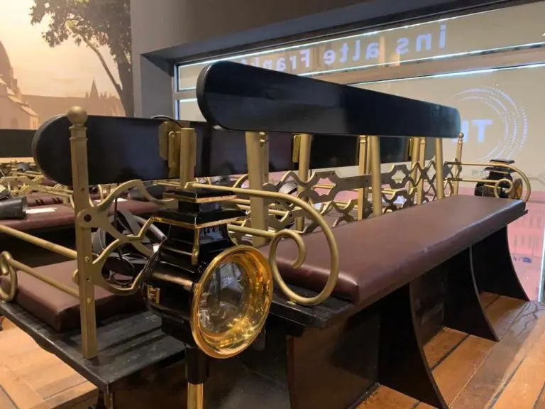 Nakon što su od njega naručili 50 KILOMETARA ograde od inoxa, Ramiz Artuković iz Tešnja restaurirao kočiju staru 215 godina za Državni muzej u Štutgartu!