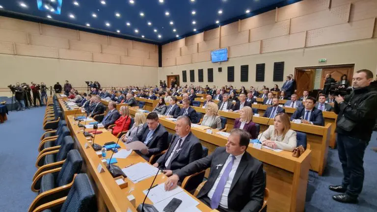 DRUGA POSEBNA SJEDNICA NSRS: Jedna je tema na dnevnom redu
