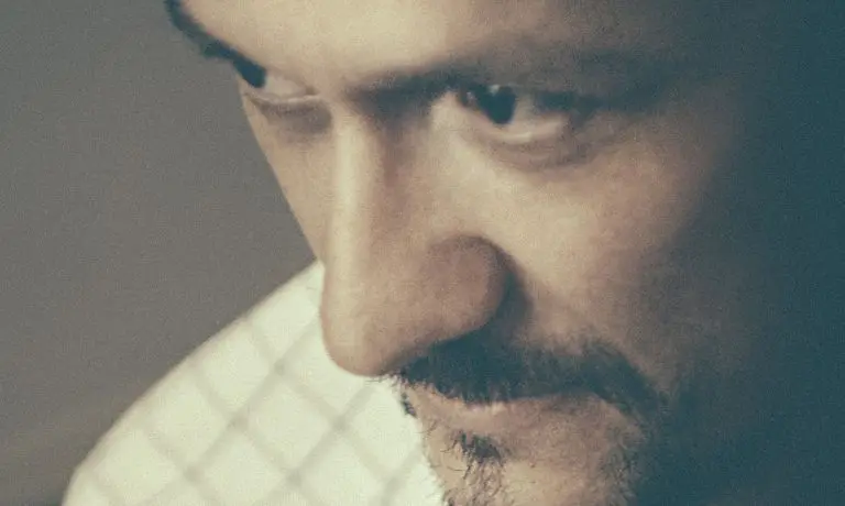 Damir Numić iz Tešnja počeo zarađivati u petom osnovne, prvi milion zaradio sa 27, a danas ima 2500 klijenata brze pošte iz EU!