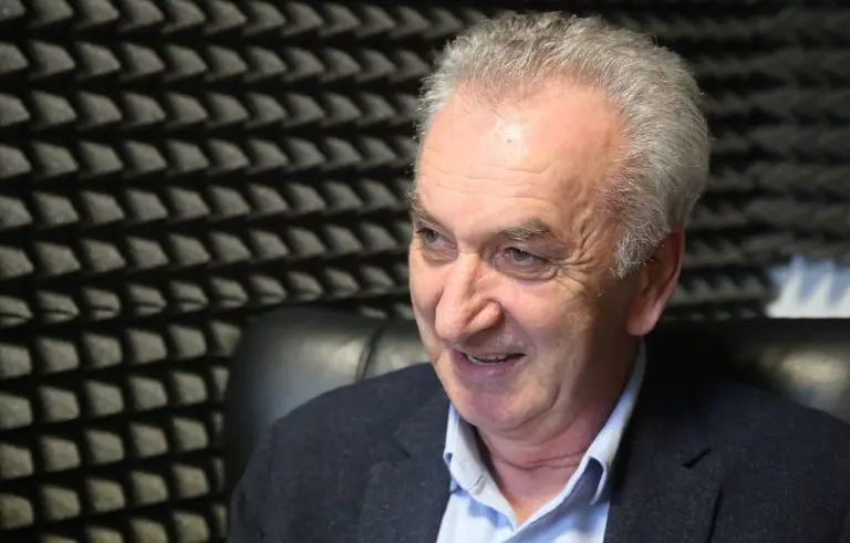 Šarović se oglasio i na Facebooku: Najvećim dijelomje netačno! Supruga i ja imamo u Srbiji…