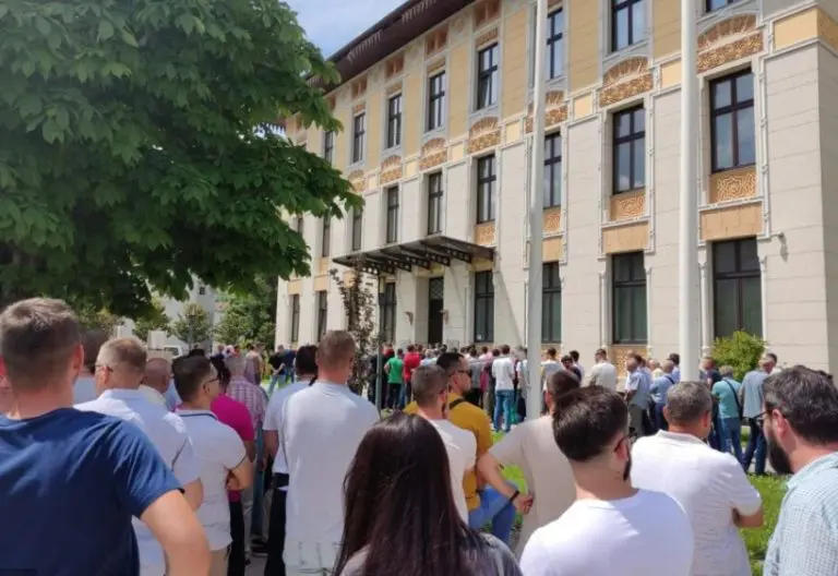 Mostarski imami protestovali zbog izgradnje Hrvatskog narodnog kazališta