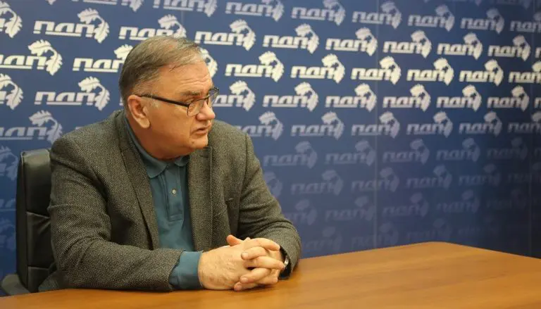 Na sceni poznata SNSD krilatica: “Drž'te lopova, dok mi krademo”?!