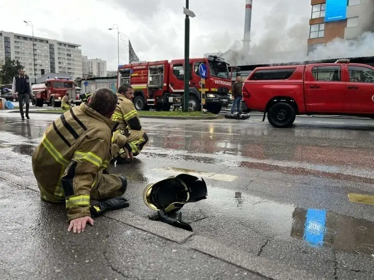 Požar je ugašen, ali mnoge porodice su ostale bez izvora prihoda, obećana im pomoć (FOTO)