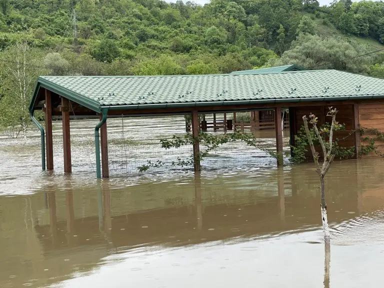 Vanredne mjere u Kostajnici, sve službe u pripravnosti