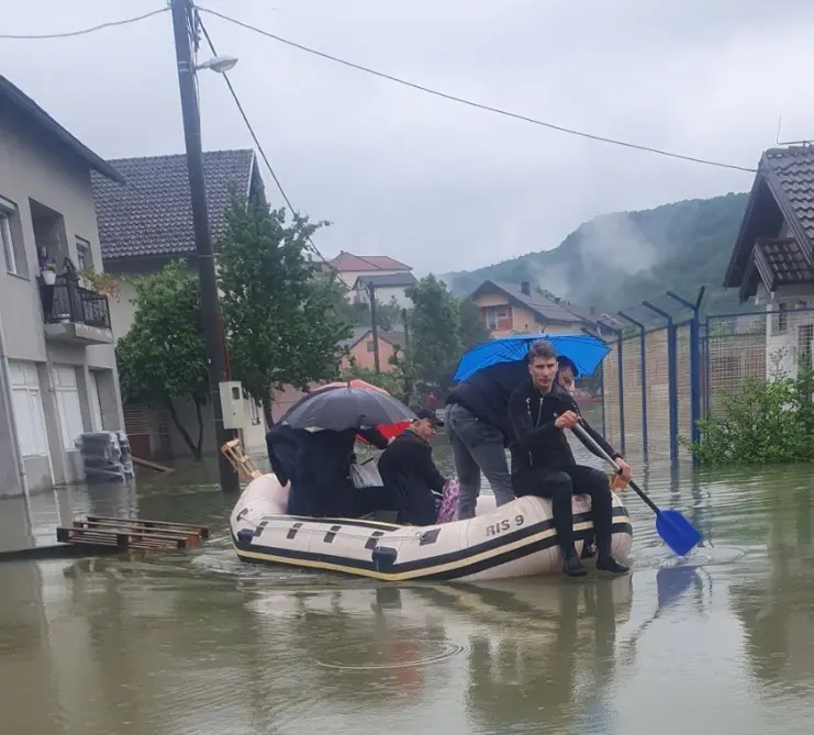 “Pomjerite gu*ove iz sarajevskih fotelja i počnite se baviti Krajinom!”