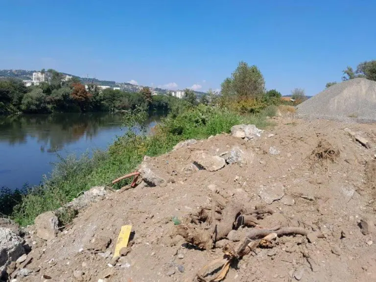 Nastavljeno nezakonito nasipanje i gradnja u koritu Bosne, koga briga za ugroženost od poplave, utopljene i ogromnu štetu