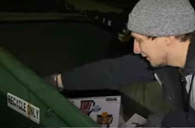 Zaradio 90.000 eura kopajući po kontejnerima