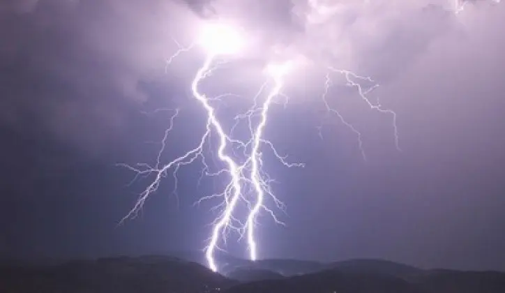 Meteorolog upozorio da GODIŠNJA DOBA NESTAJU, a da će superćelijske oluje biti sve češće