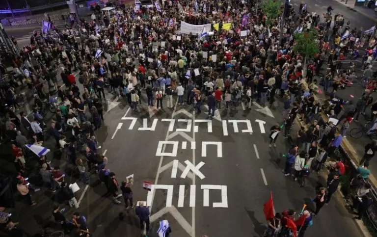 “Prihvati prekid vatre ili će ulice gorjeti”: Građani blokirali ulice Tel Aviva