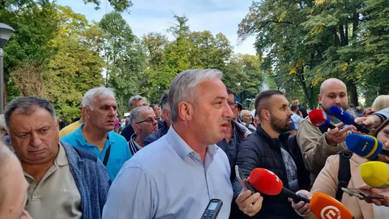 Borenović o zaustavljanju autobusa iz Bijeljine i Doboja: Niko ne može osporiti narodu da izražava svoje stavove