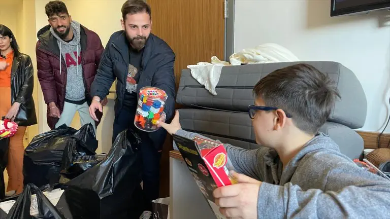 Bolničke sobe pune igračaka za djecu koja su preživjela zemljotrese